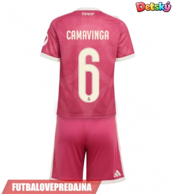 Lacne Dětský Futbalové dres Real Madrid Eduardo Camavinga #6 2026-27 Krátky Rukáv - Tretina (+ trenírky)